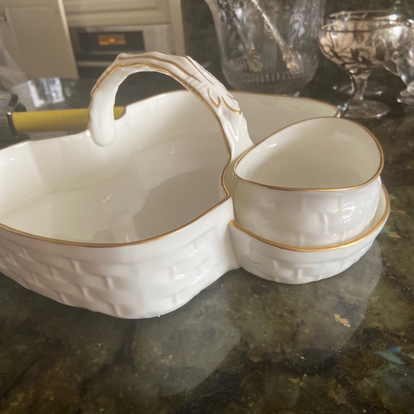 Tiffany & Co. New York Fine Bone ChinaStrawberry basket White And Gold